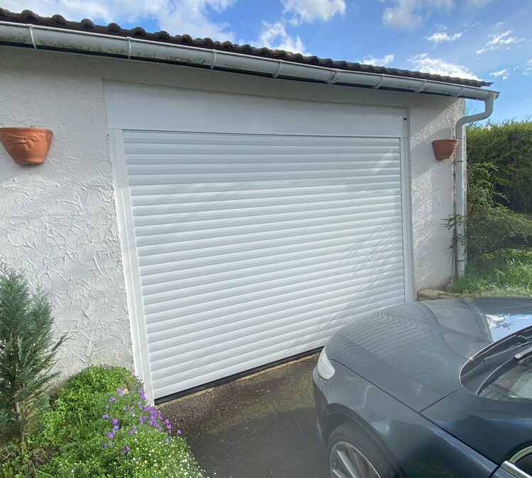 Porte de garage enroulable motorisé en aluminium