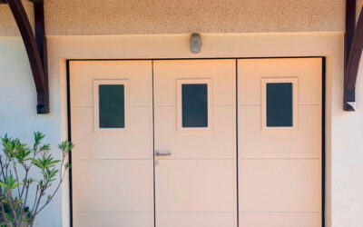 Fourniture et pose d&rsquo;une porte de garage battante en acier